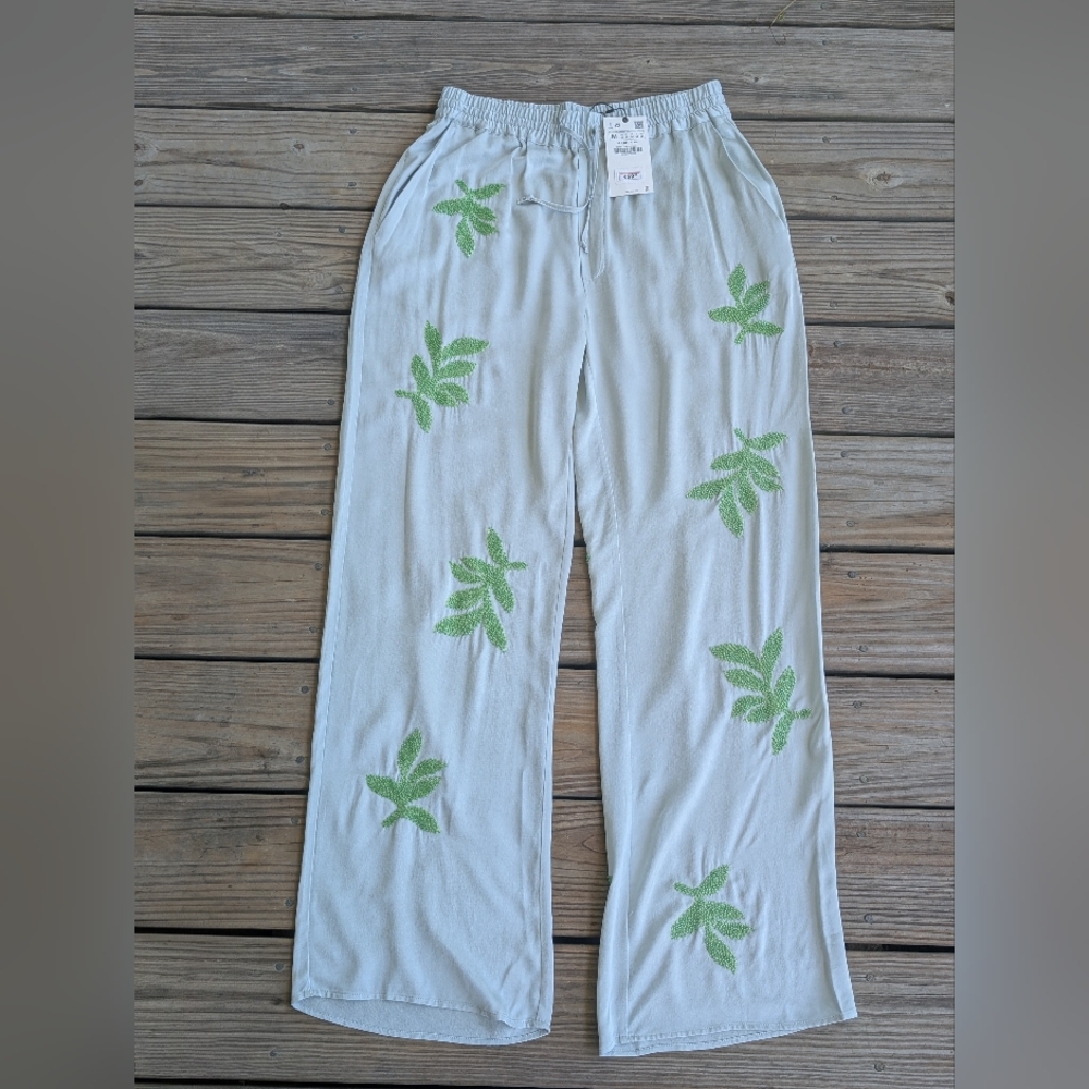 Zara Light Gray Pants with Leaf Design